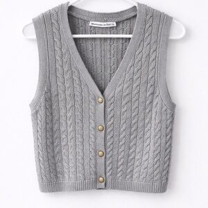 Brand New Abercrombie & Fitch Gray Cable Knit Sweater Vest
